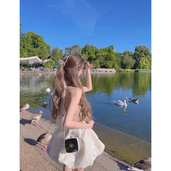 Chanel Women Pre-Loved Bag Very Good Condition - Picture 3 of 3